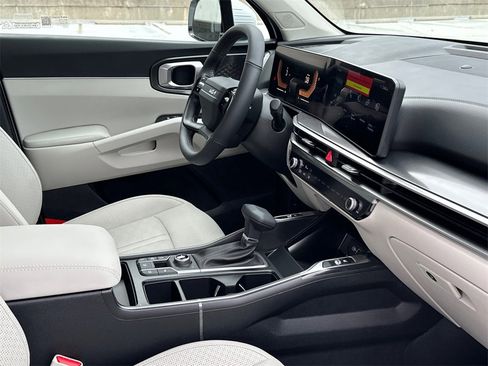 New 2026 Kia Sorento S image 13