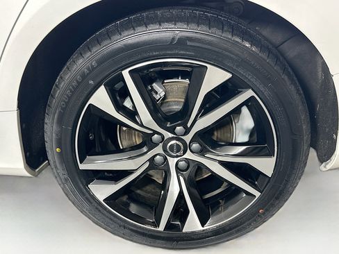 Used 2024 Volvo S60 B5 Core image 11