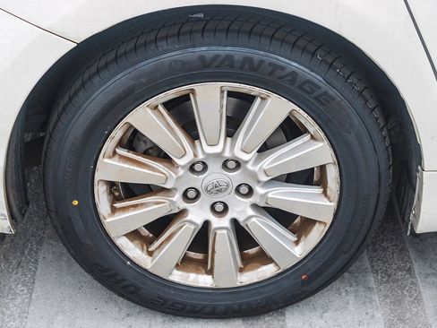 Used 2017 Toyota Sienna Limited image 13