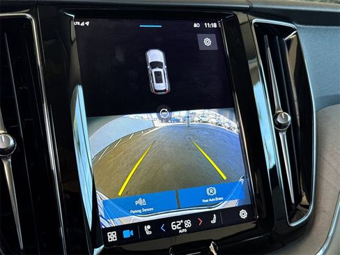 Certified 2023 Volvo XC60 B5 Plus w/ Climate Package image 19