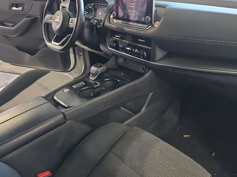 Used 2023 Nissan Rogue SV FWD image 18