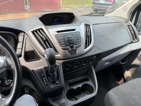 Used 2017 Ford Transit 350 XLT RWD image 10