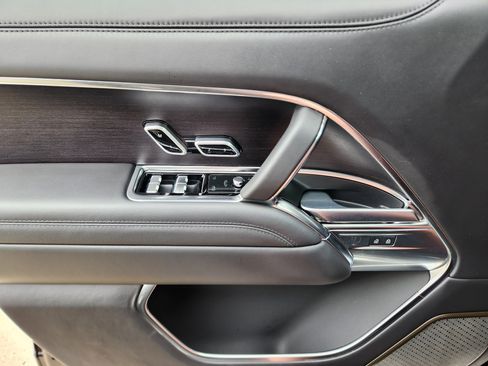 Certified 2025 Land Rover Range Rover Long Wheelbase Autobiography image 24