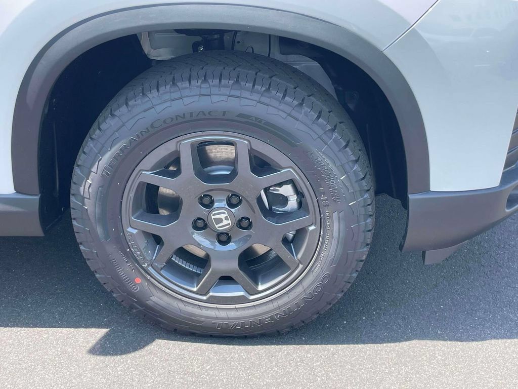 New 2026 Honda Pilot TrailSport image 8
