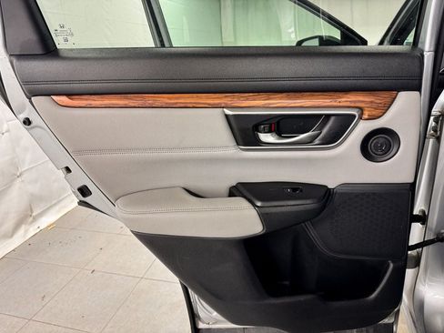 Used 2019 Honda CR-V Touring image 16