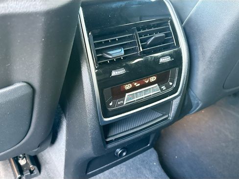 Used 2021 BMW X6 sDrive40i w/ Executive Package image 25