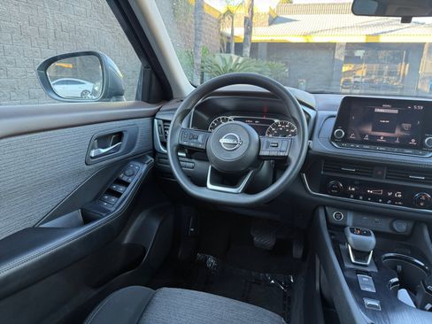 Used 2023 Nissan Rogue SV image 22
