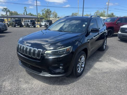 Used 2021 Jeep Cherokee Latitude Plus w/ Sun & Sound Group FWD image 1