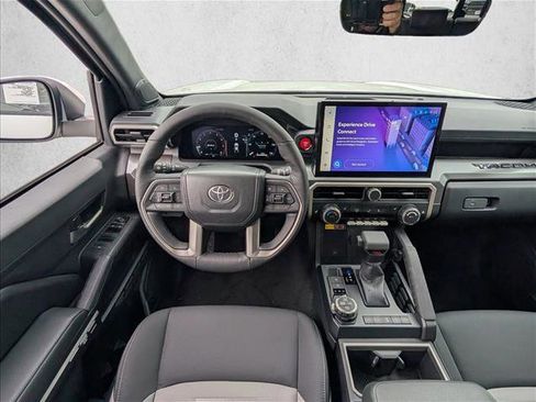 Used 2024 Toyota Tacoma TRD Off-Road image 13
