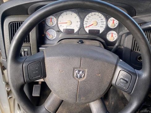 Used 2004 Dodge Ram 1500 Truck SLT image 13