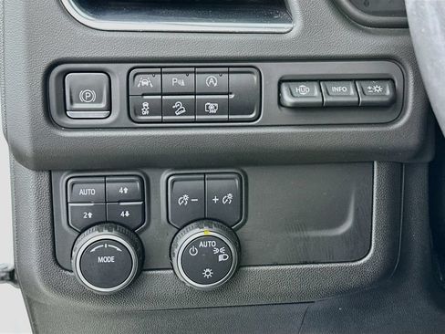 Used 2023 Chevrolet Suburban High Country AWD/4WD image 10