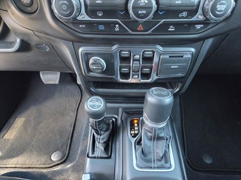 Used 2023 Jeep Wrangler Unlimited Sahara AWD/4WD image 26