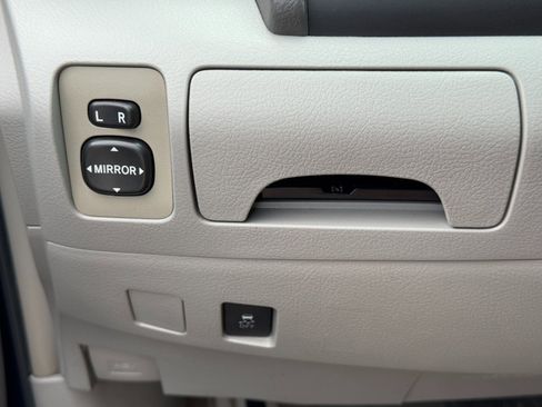 Used 2010 Toyota Camry image 17