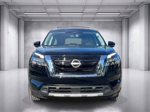 Used 2025 Nissan Pathfinder Platinum w/ Cargo Package FWD image 8