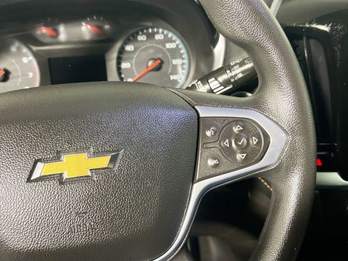Used 2021 Chevrolet Traverse LS FWD image 19