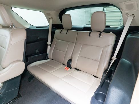 Used 2022 Ford Explorer Limited w/ Equipment Group 301A image 34