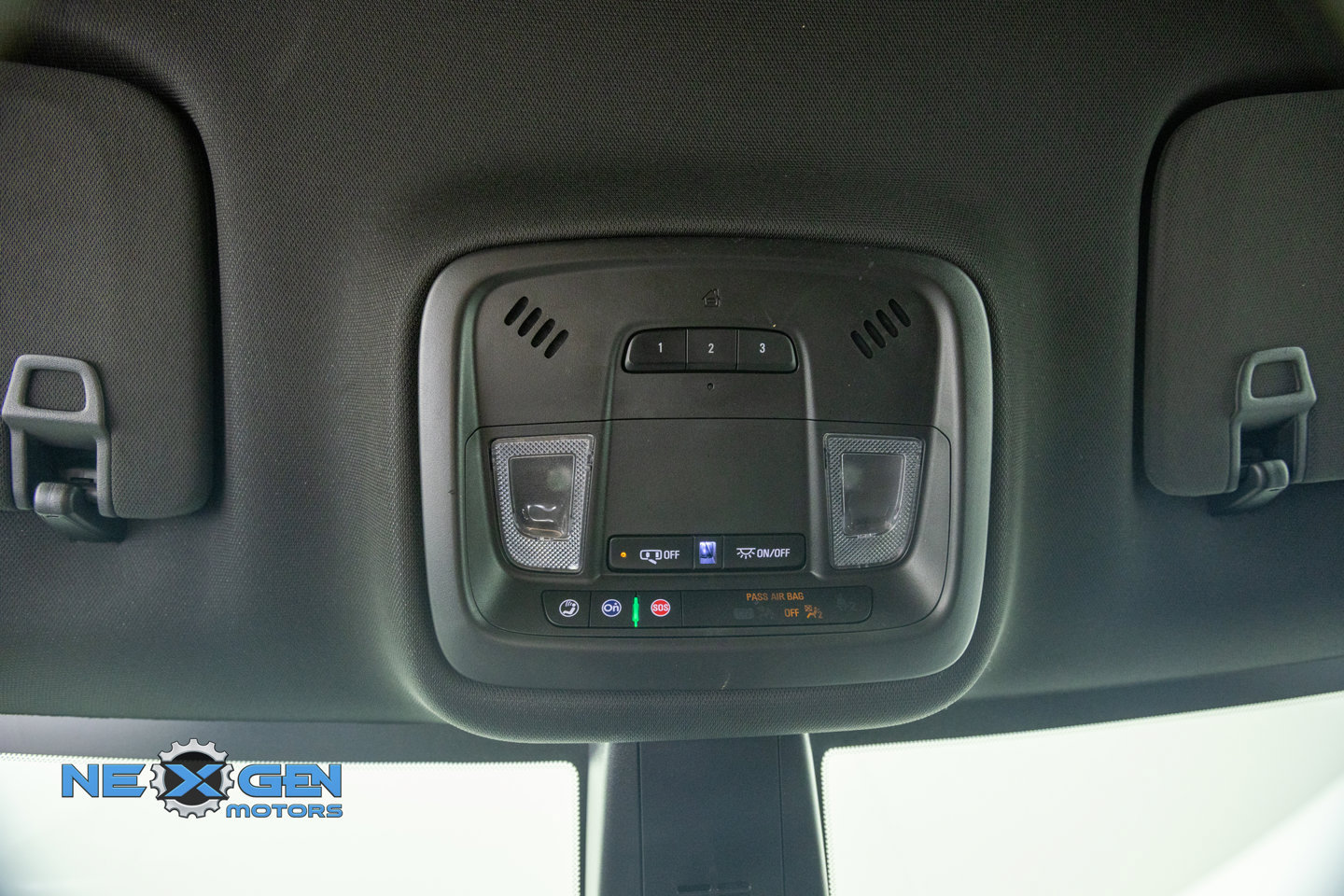 Used 2023 Chevrolet Traverse LT w/ LPO, Floor Liner Package AWD/4WD image 25