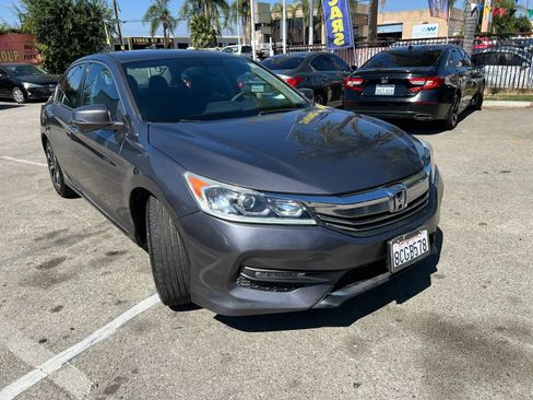 Used 2017 Honda Accord EX-L image 3