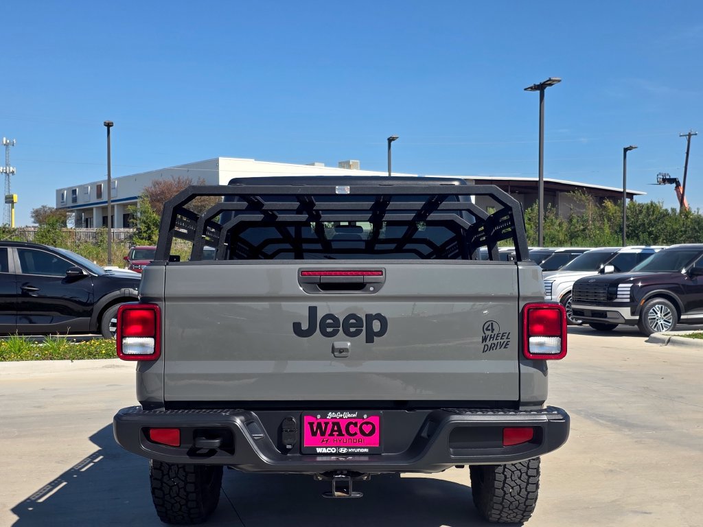 Used 2022 Jeep Gladiator Sport AWD/4WD image 8