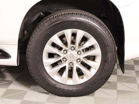 Used 2021 Lexus GX 460 Premium w/ Premium Package image 22