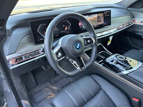 Certified 2025 BMW 750e xDrive w/ Executive Package image 25