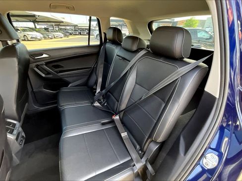 Used 2021 Volkswagen Tiguan SE image 21