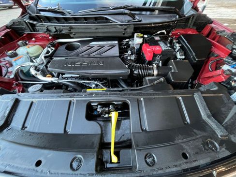 Used 2025 Nissan Rogue SV image 34