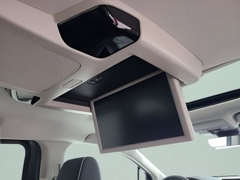 Used 2025 Honda Odyssey Touring image 17