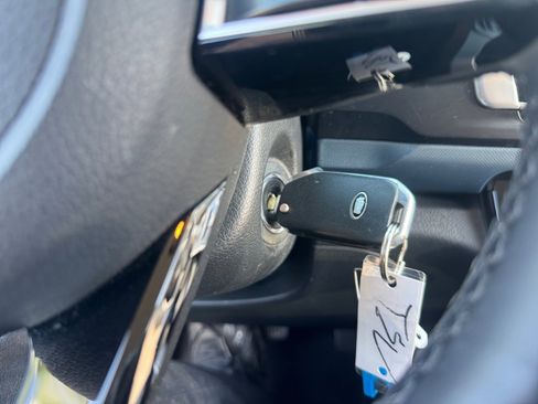 Used 2021 Kia Seltos S FWD image 30