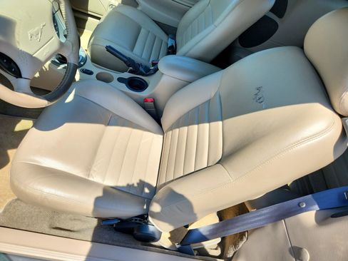 Used 2004 Ford Mustang GT RWD image 12