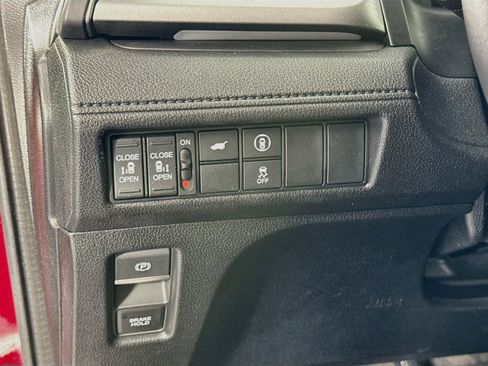 Certified 2024 Honda Odyssey Sport image 10