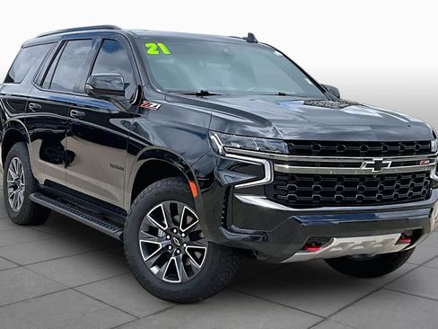 Used 2021 Chevrolet Tahoe Z71 w/ Z71 Signature Package AWD/4WD image 3