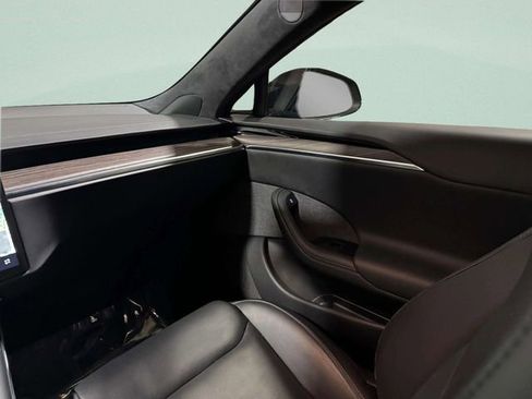 Used 2021 Tesla Model S Plaid image 13
