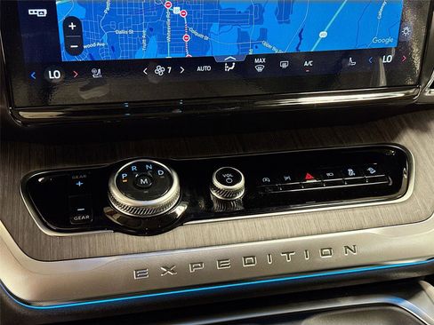 New 2026 Ford Expedition Platinum image 15