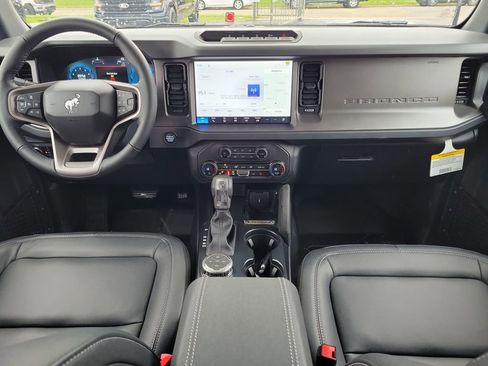 New 2026 Ford Bronco Badlands image 11