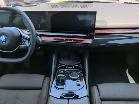 Used 2026 BMW i5 eDrive40 RWD image 35