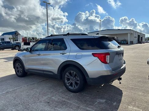 Used 2023 Ford Explorer XLT w/ Equipment Group 202A RWD image 7