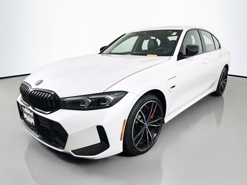 Used 2023 BMW 330e xDrive w/ M Sport Package AWD/4WD image 3