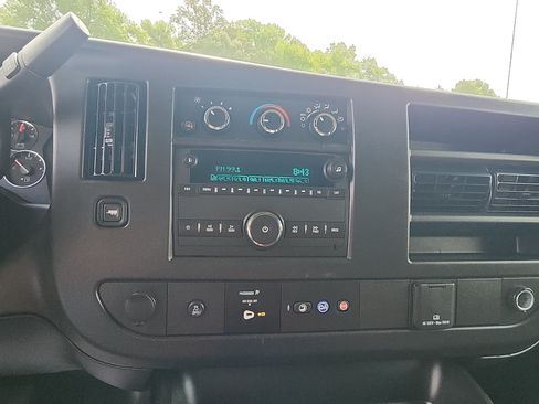 Used 2025 GMC Savana 2500 w/ Driver Convenience Package RWD image 17