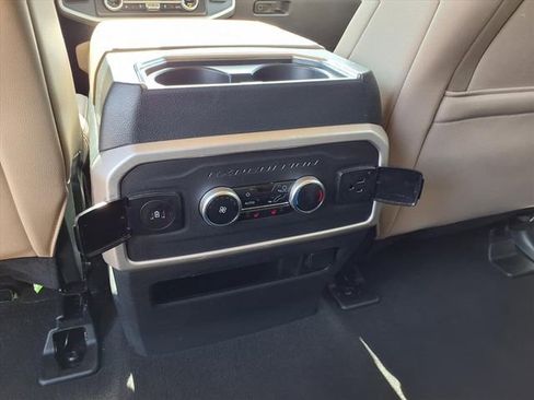 Used 2024 Ford Expedition Limited image 17