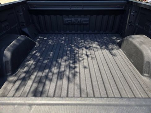 Used 2025 GMC Sierra 1500 AT4 w/ AT4 Premium Package AWD/4WD image 32