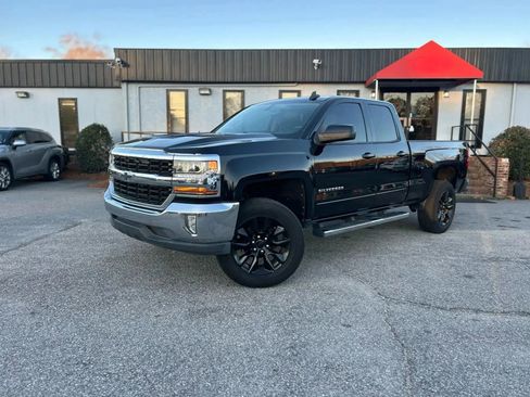 Used 2017 Chevrolet Silverado 1500 LT w/ All Star Edition RWD image 2