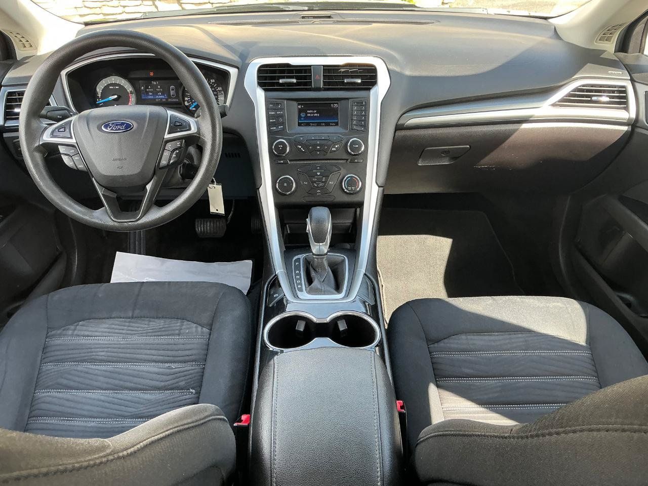 Used 2016 Ford Fusion SE FWD image 17