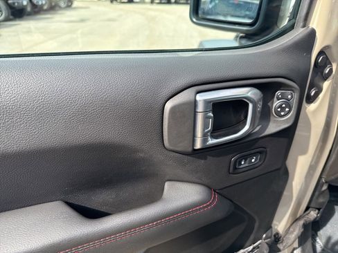 Certified 2022 Jeep Gladiator Rubicon w/ LED Lighting Group image 20