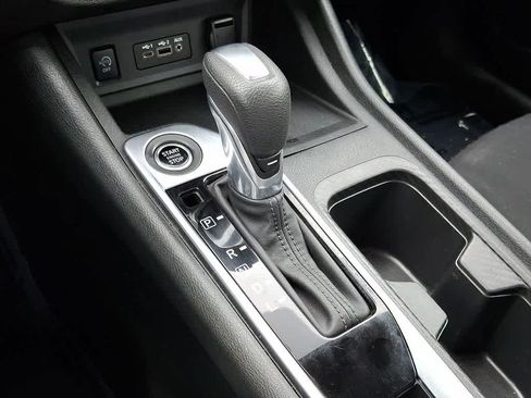 Used 2024 Nissan Sentra SV FWD image 13