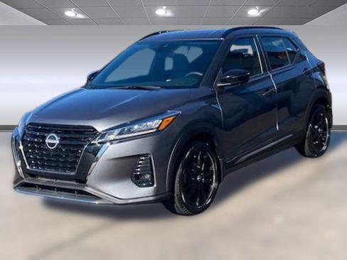 Used 2023 Nissan Kicks SR w/ SR Premium Package image 17