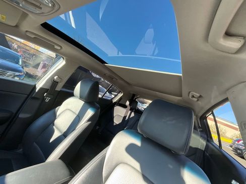 Used 2022 Kia Sportage EX image 12