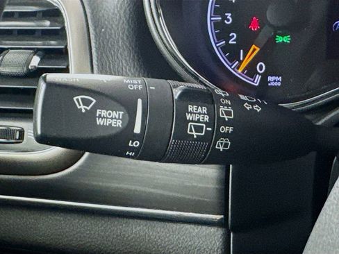 Used 2019 Jeep Grand Cherokee Limited AWD/4WD image 12