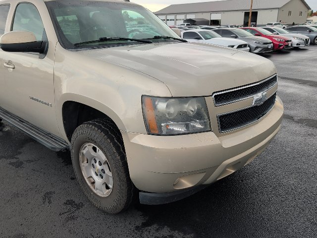Used 2007 Chevrolet Suburban LT w/ LT Preferred Equipment Group AWD/4WD image 21