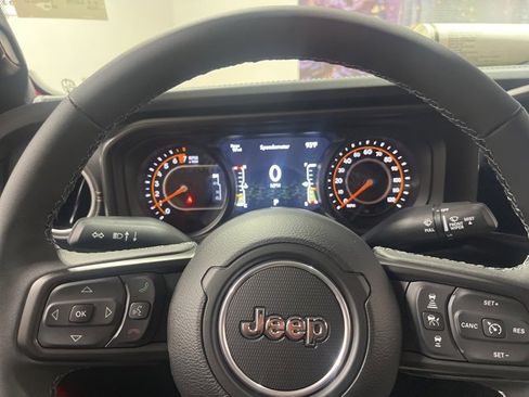 New 2025 Jeep Gladiator Sport image 11